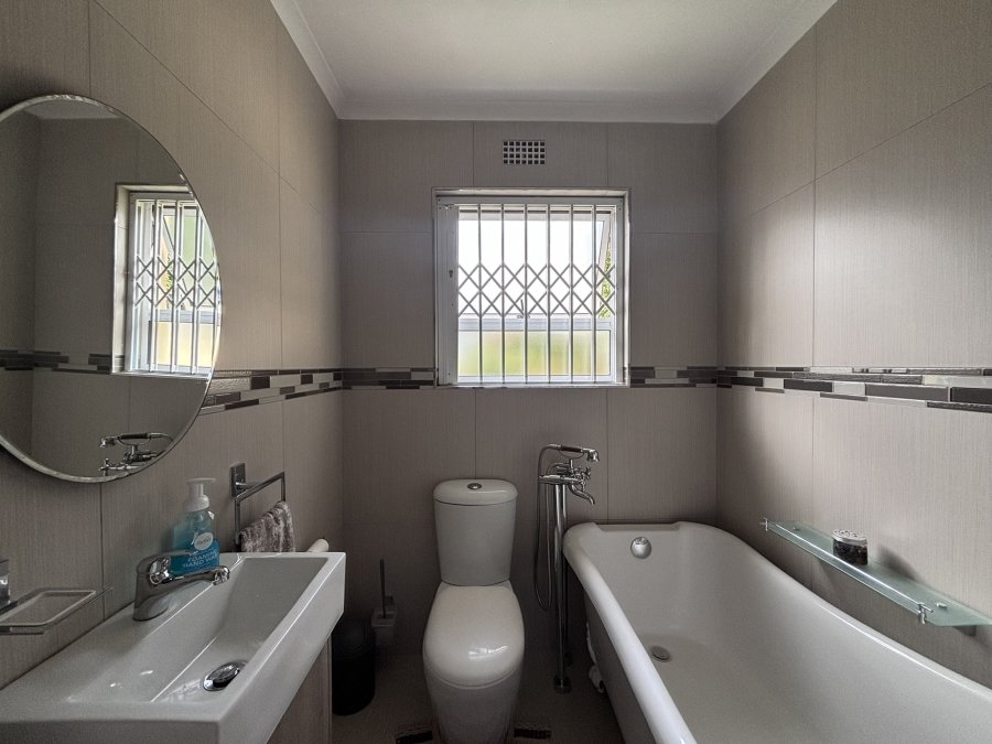 To Let 3 Bedroom Property for Rent in Sunningdale Western Cape